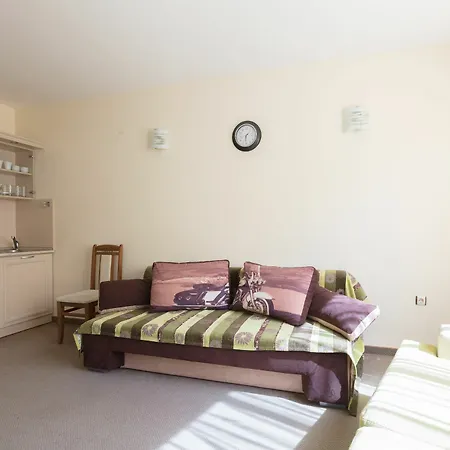 One Bedroom With Balcony Apartmán *