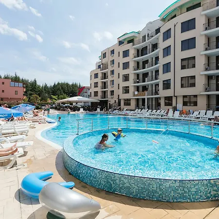 One Bedroom With Balcony Apartmán *